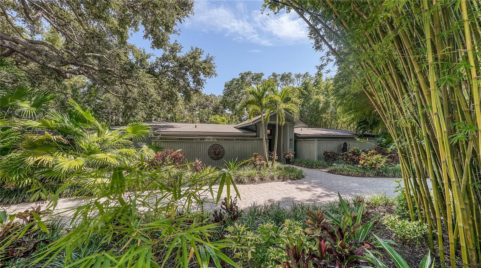 Property Photo: 1642 Shoreland Drive FL 34239