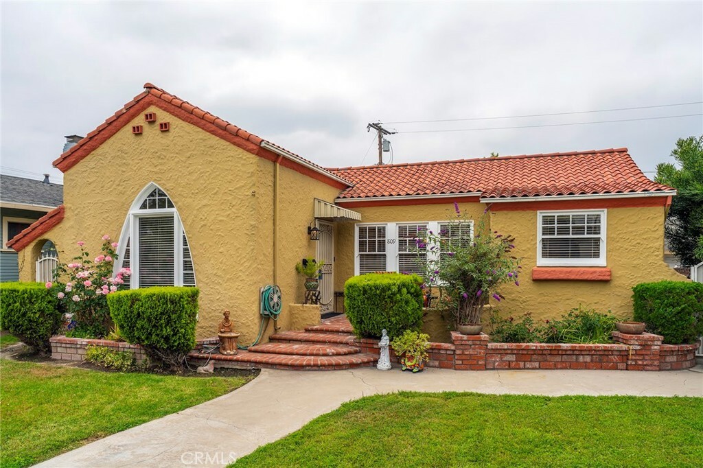 Property Photo:  809 N Clementine Street  CA 92805 