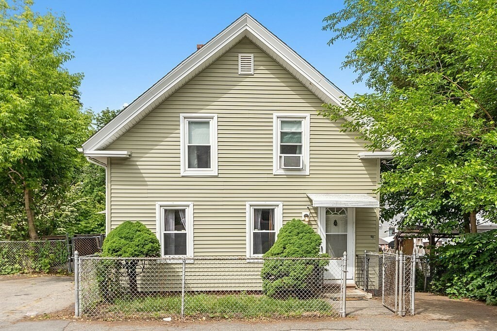 Property Photo:  86 Cedar St  MA 01830 