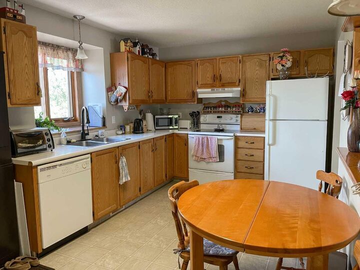 Property Photo: 5322 43 Street AB T9M 2A3