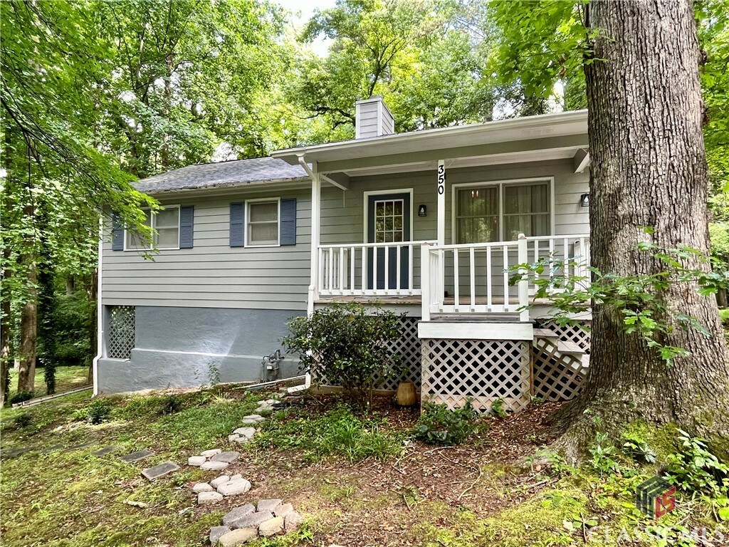 Property Photo:  350 Camelot Drive  GA 30606 