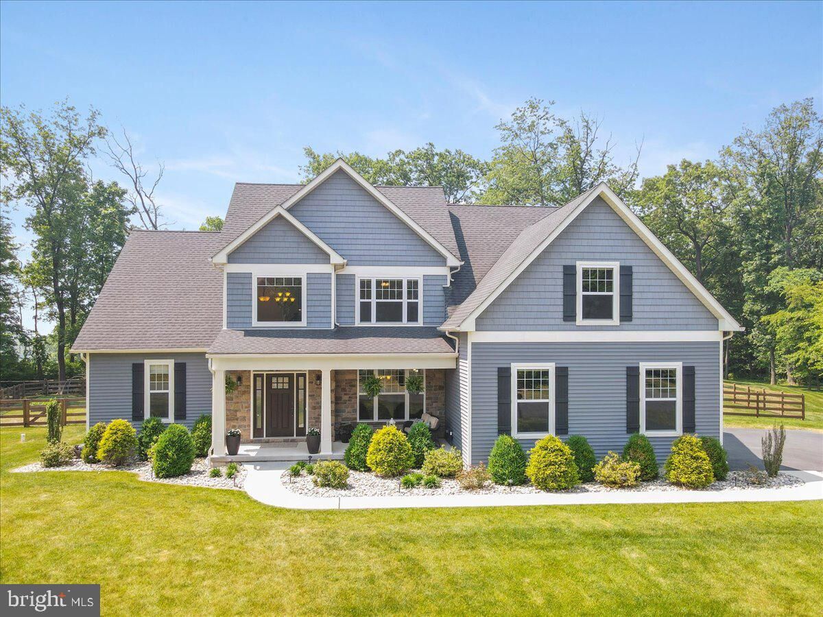 Property Photo:  489 Arthurs Court  PA 18064 