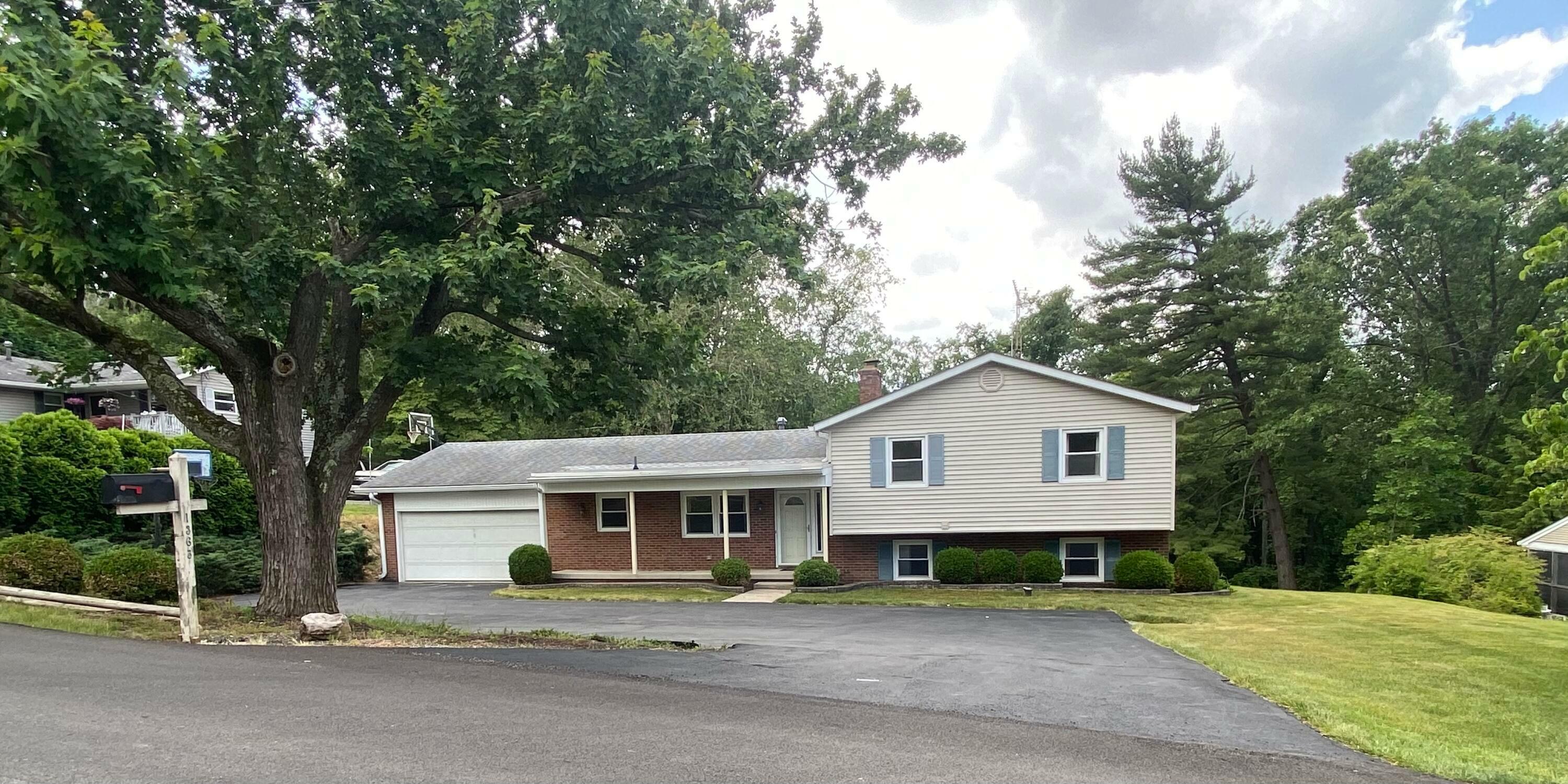 Property Photo:  1363 N Howell Drive  OH 43055 