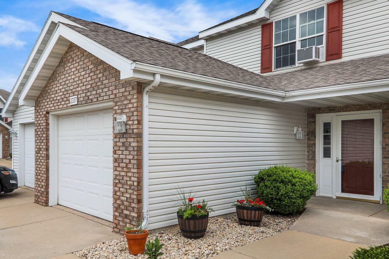 Property Photo:  2337 Effingham Way  WI 53590 