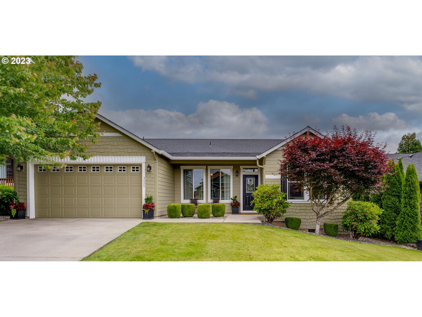 Property Photo:  3020 45th St  WA 98671 