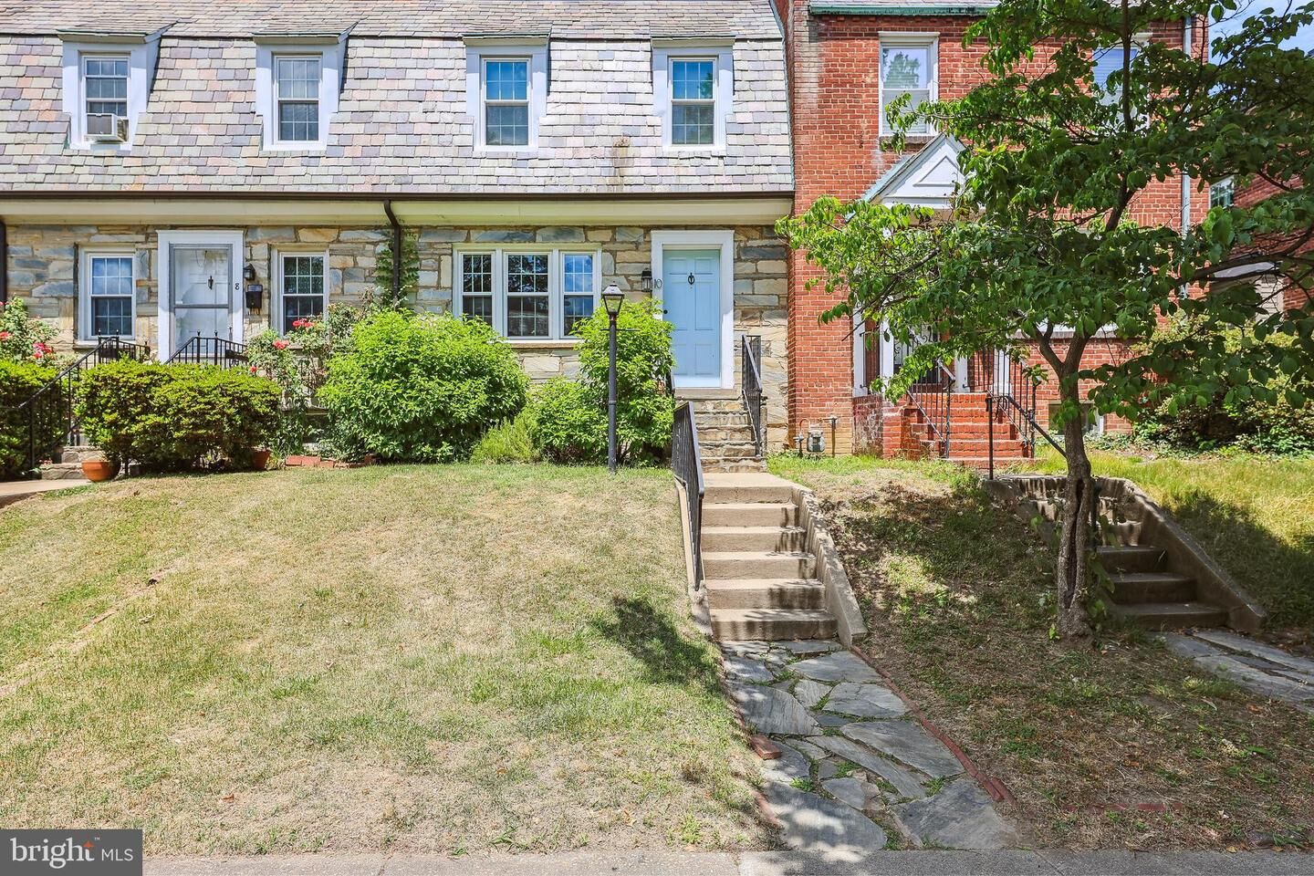 Property Photo:  10 E Rosemont Avenue  VA 22301 