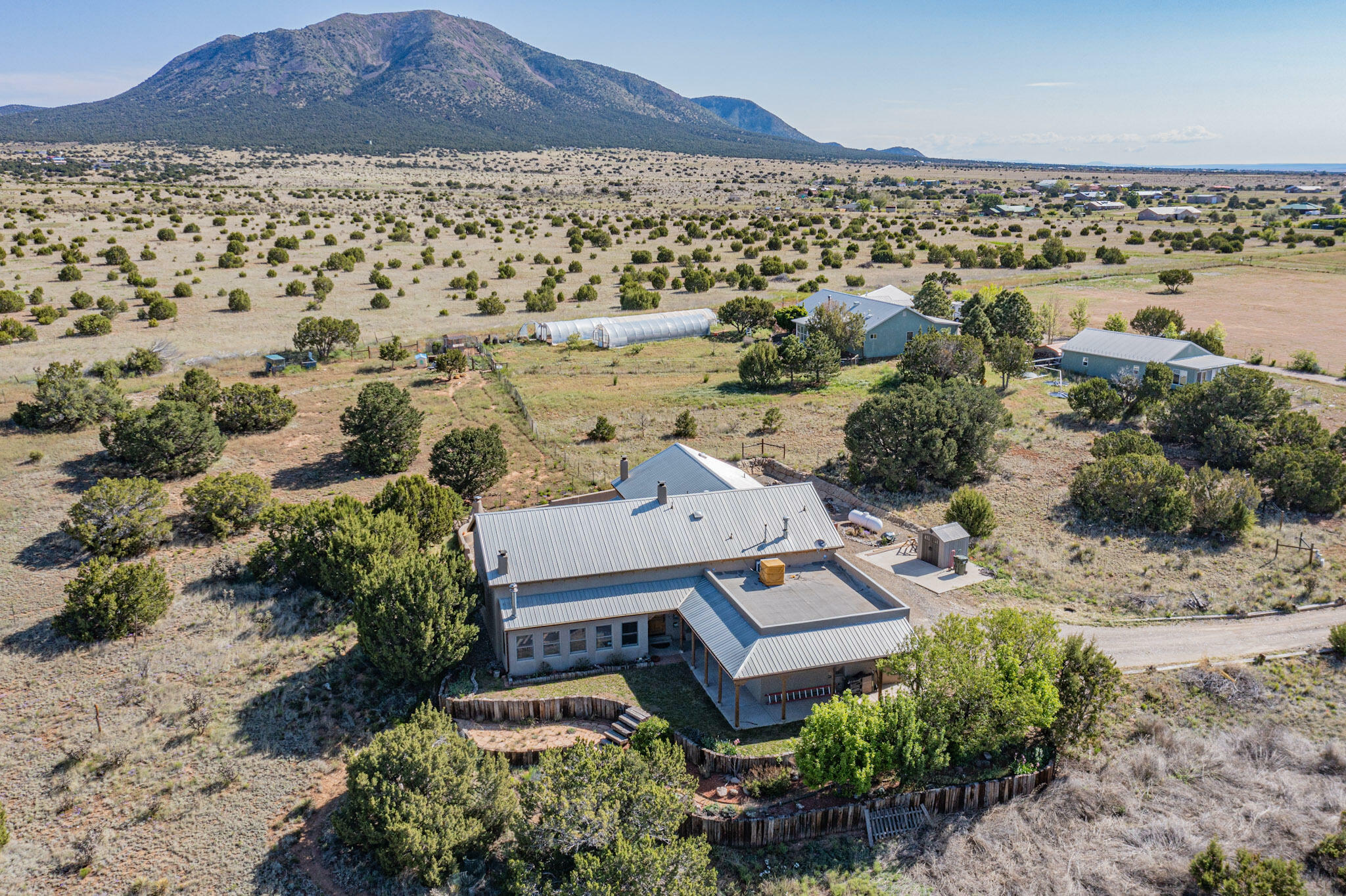 Property Photo:  10 Cherokee Court  NM 87015 