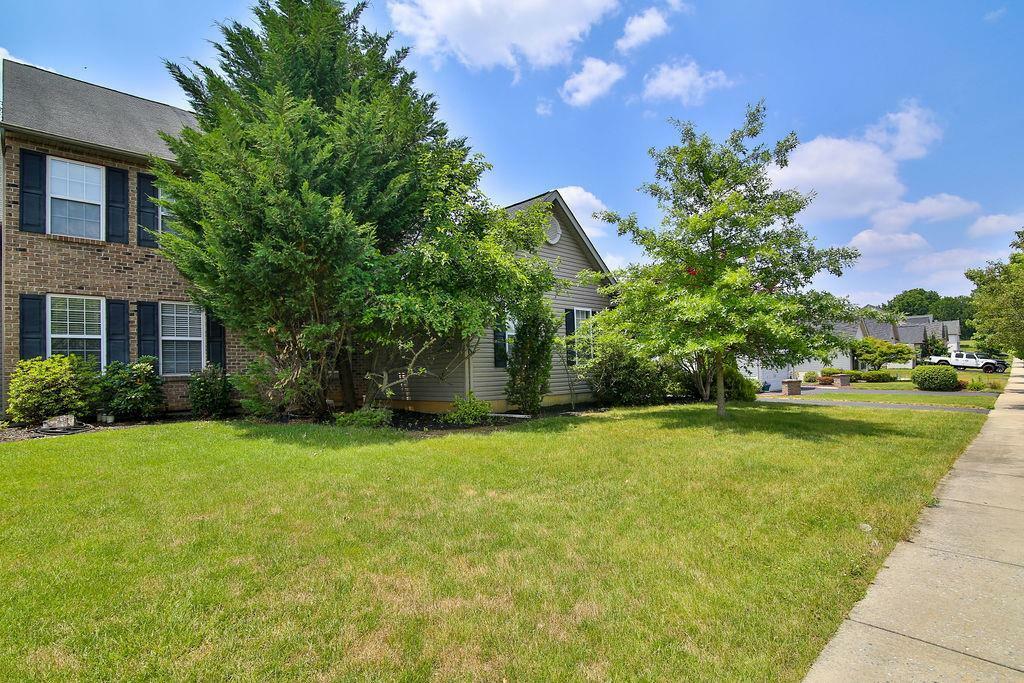 Property Photo:  2049 Rolling Meadow Drive  PA 18062 