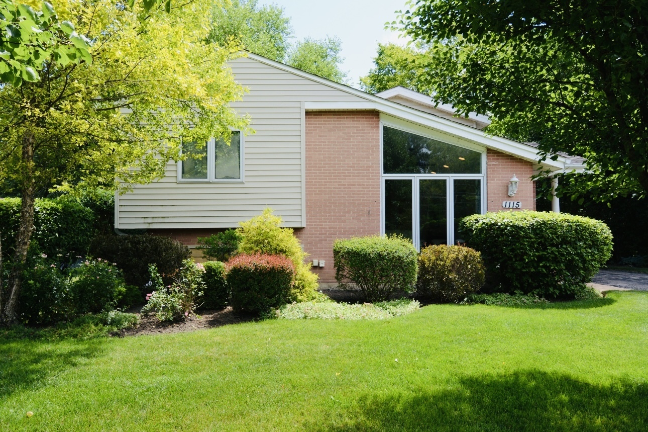 Property Photo:  1115 Harms Road  IL 60025 
