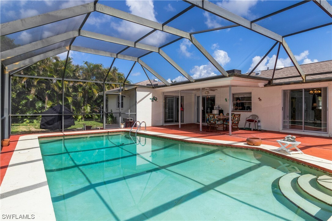 Property Photo: 1452 Dubonnet Court FL 33919