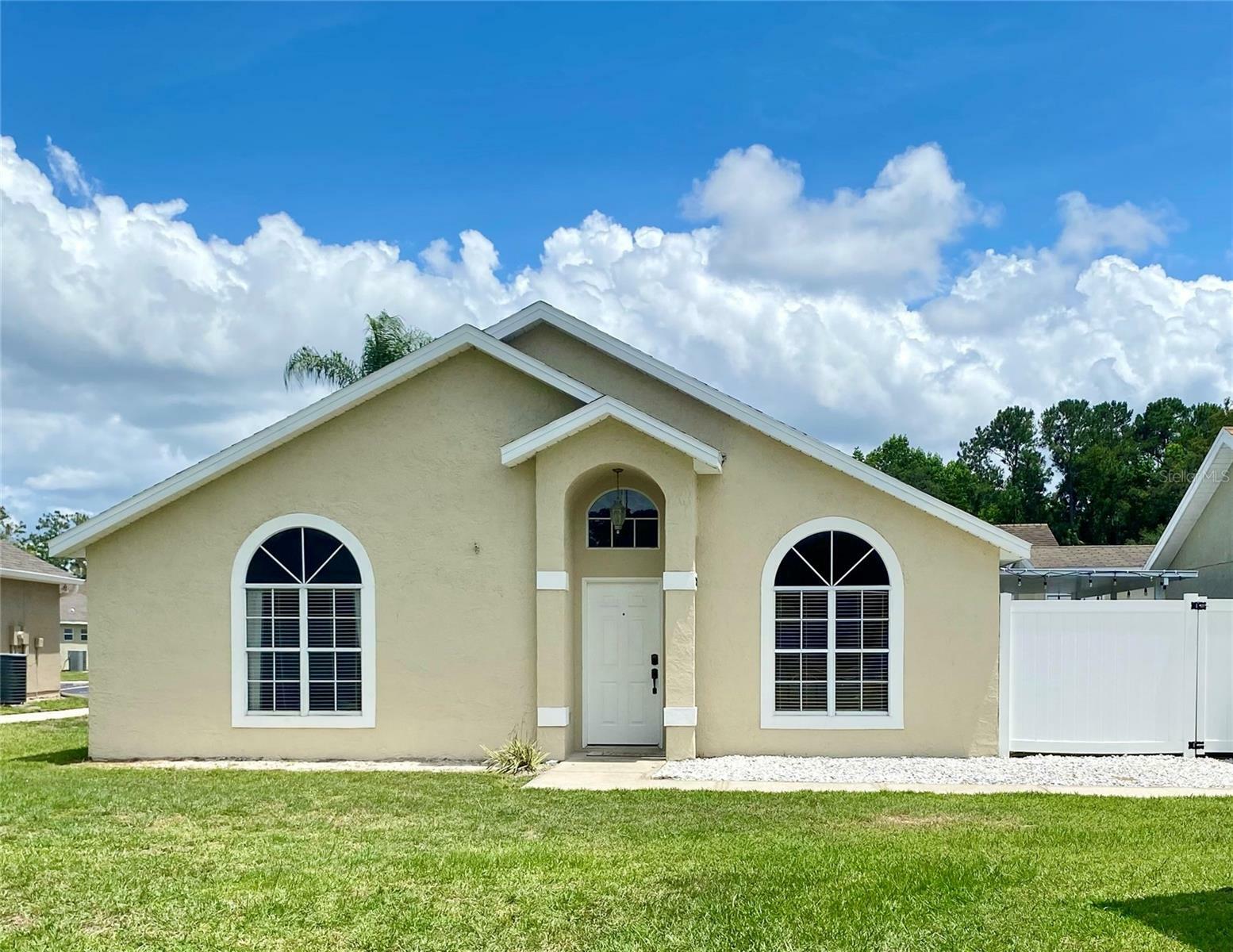 Property Photo: 221 Panorama Drive FL 32708