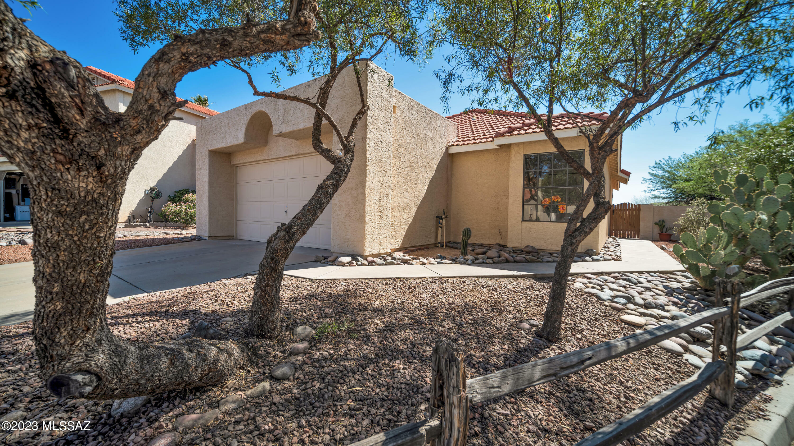 Property Photo:  8937 N Ferber Court  AZ 85742 