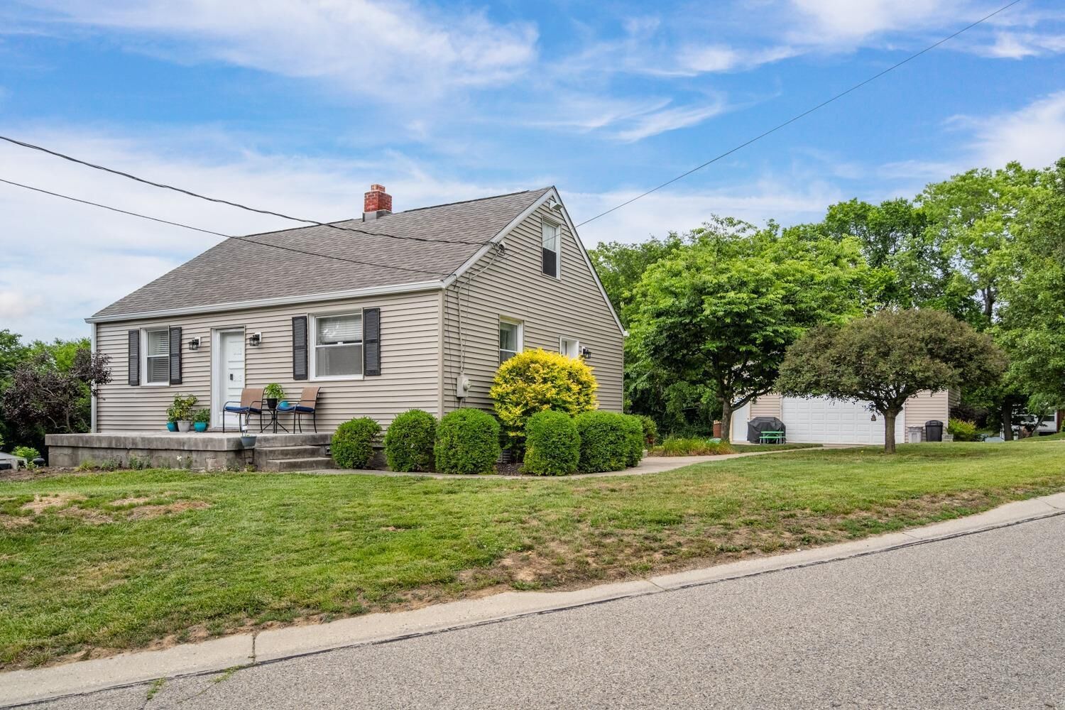 Property Photo: 5320 Belclare Rd OH 45247