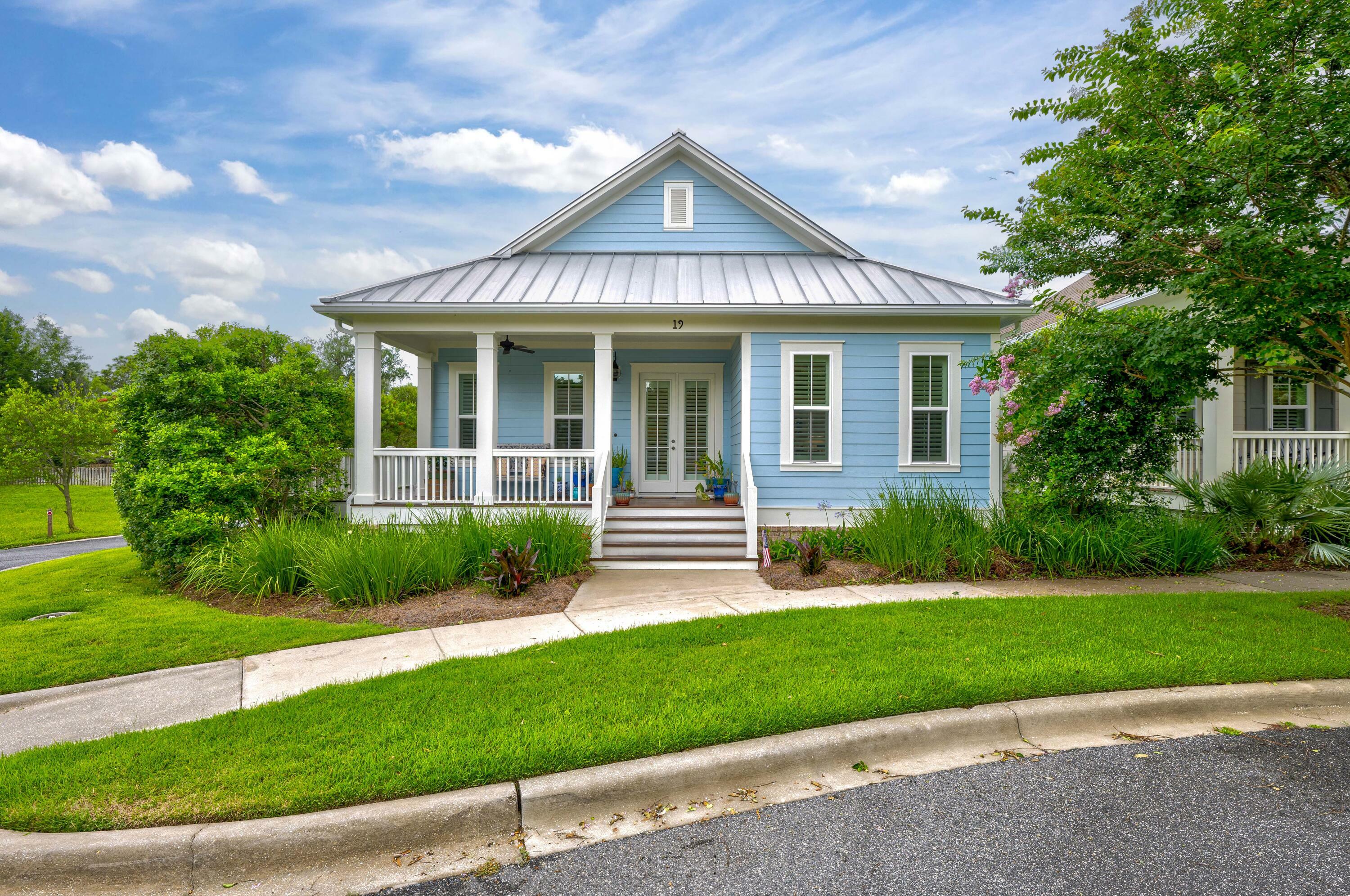 Property Photo:  19 Front Porch Circle  FL 32578 