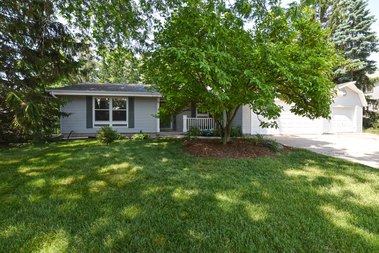 Property Photo:  7725 S Mission Dr  WI 53132 