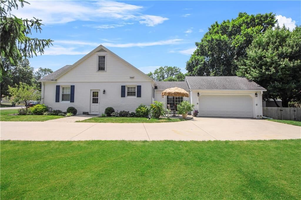 Property Photo:  45 Elm   61938 
