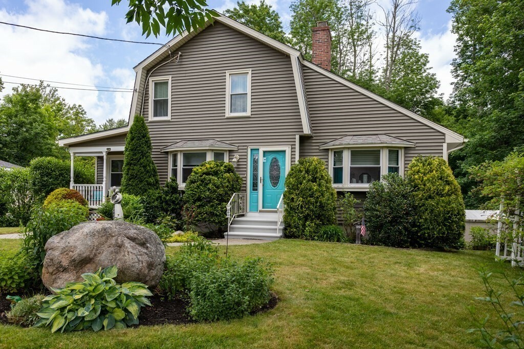 Property Photo:  37 Wendover Road  MA 01606 