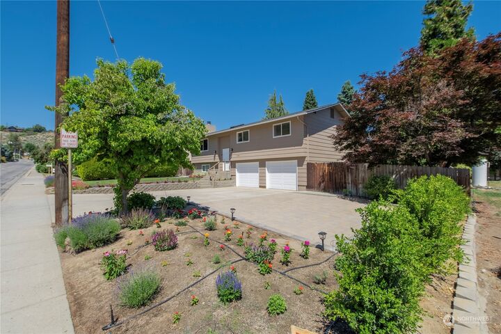 Property Photo:  1406 Millerdale Avenue  WA 98801 