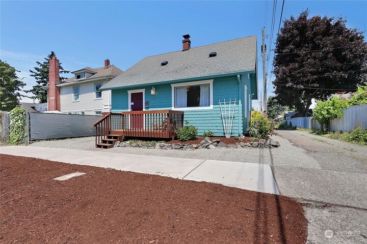 Property Photo:  2411 N 11th Street  WA 98406 