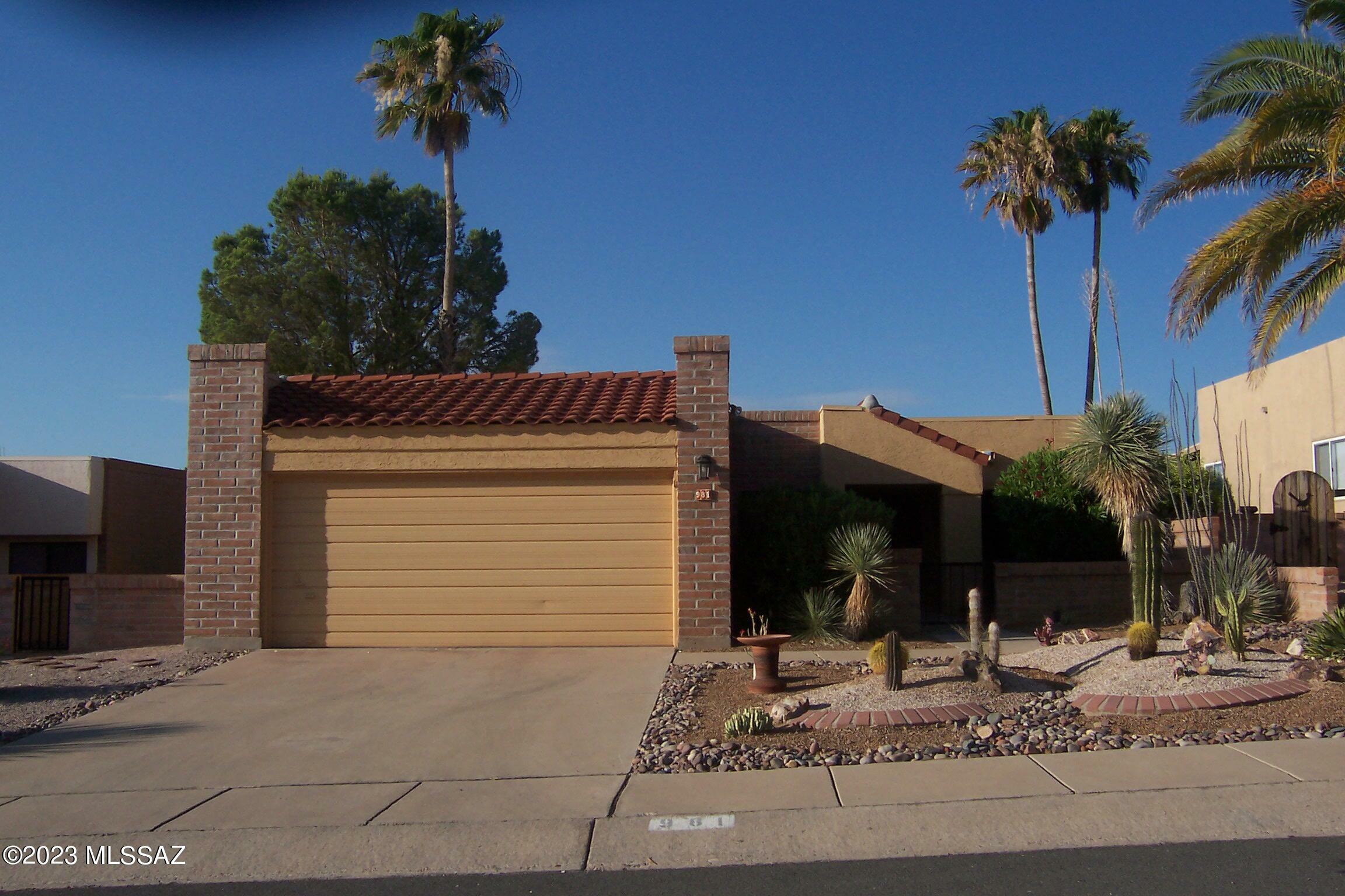 Property Photo: 981 W Rio Zuni AZ 85614