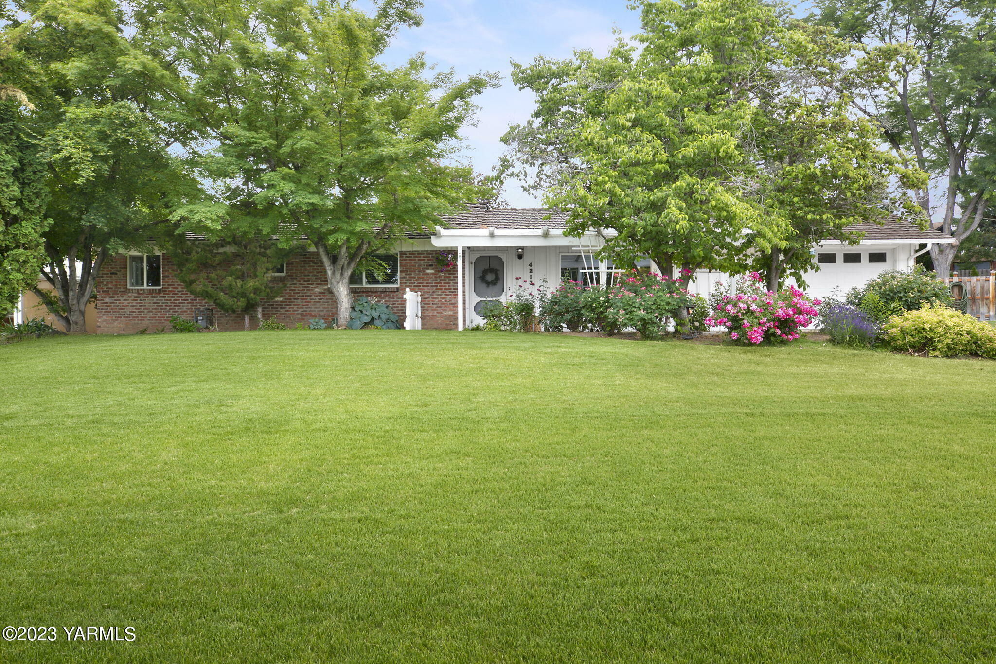 Property Photo: 4213 Barge St WA 98908