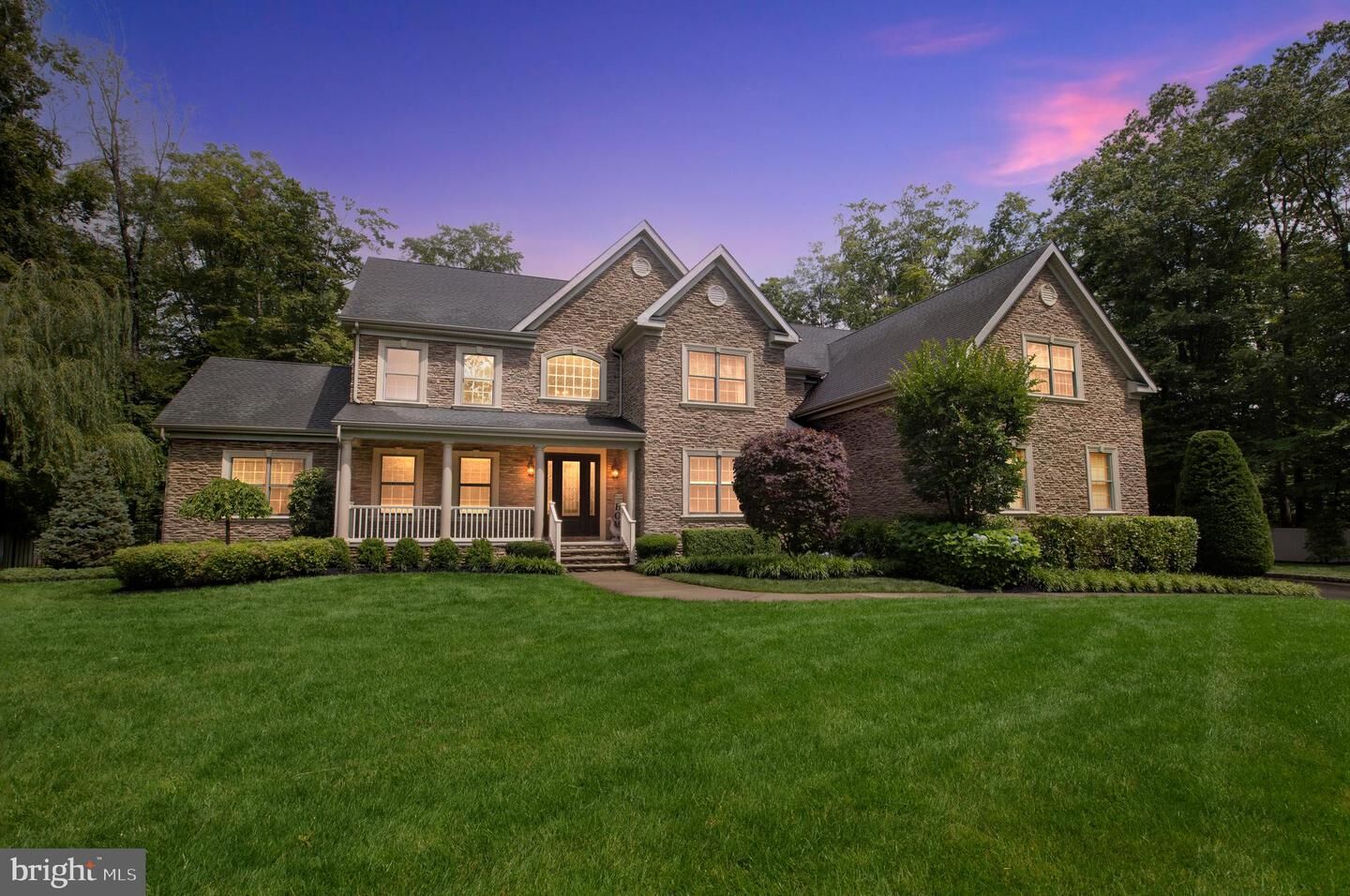Photo de la propriété:  2 Majestic Woods Drive  NJ 08831 