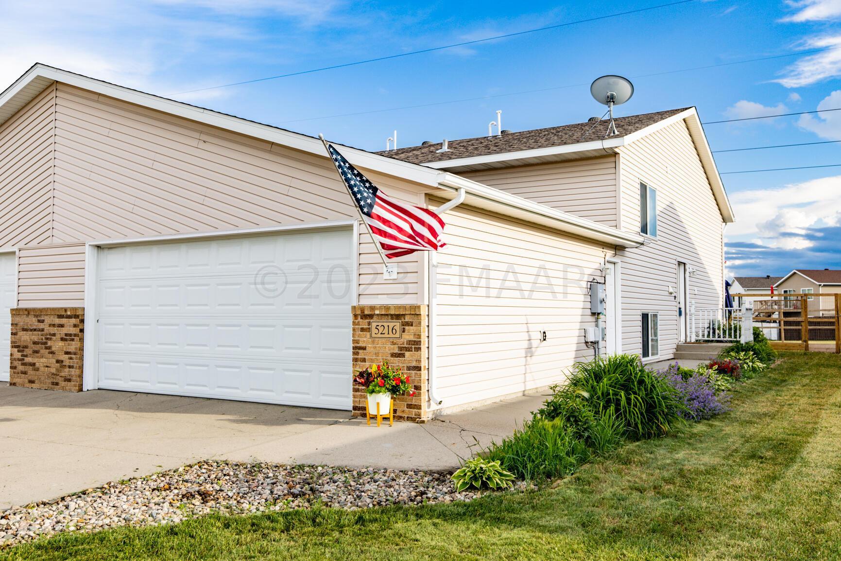 Property Photo: 5216 48 Avenue S ND 58104
