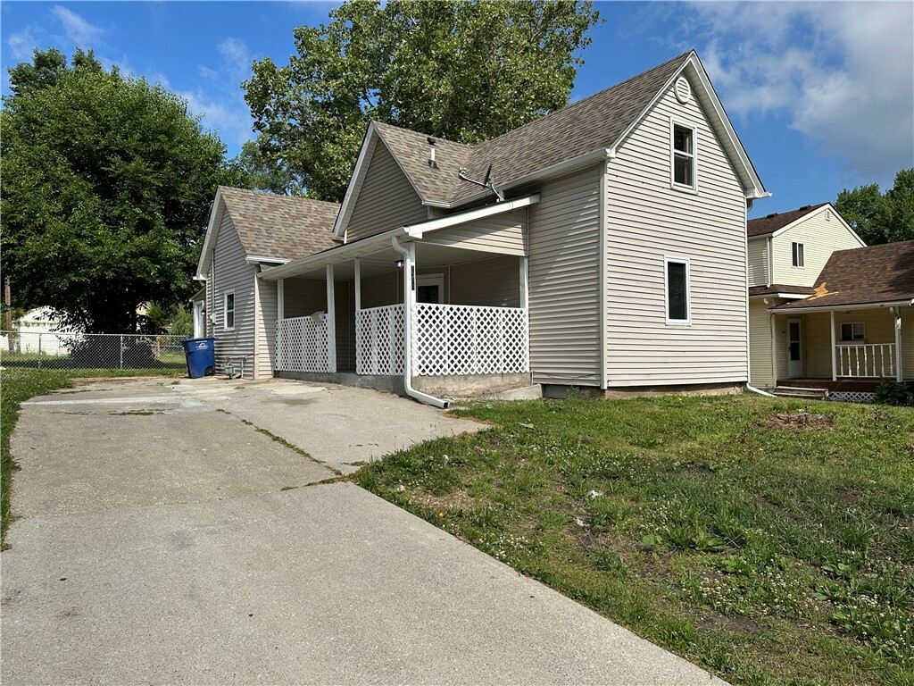 1344 York Street  Des Moines IA 50316 photo