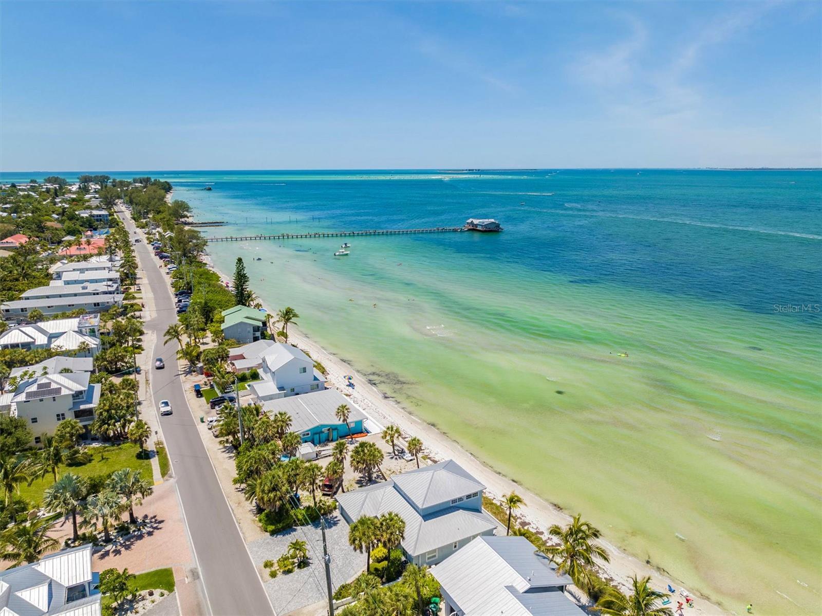 Property Photo: 402 S Bay Boulevard FL 34216
