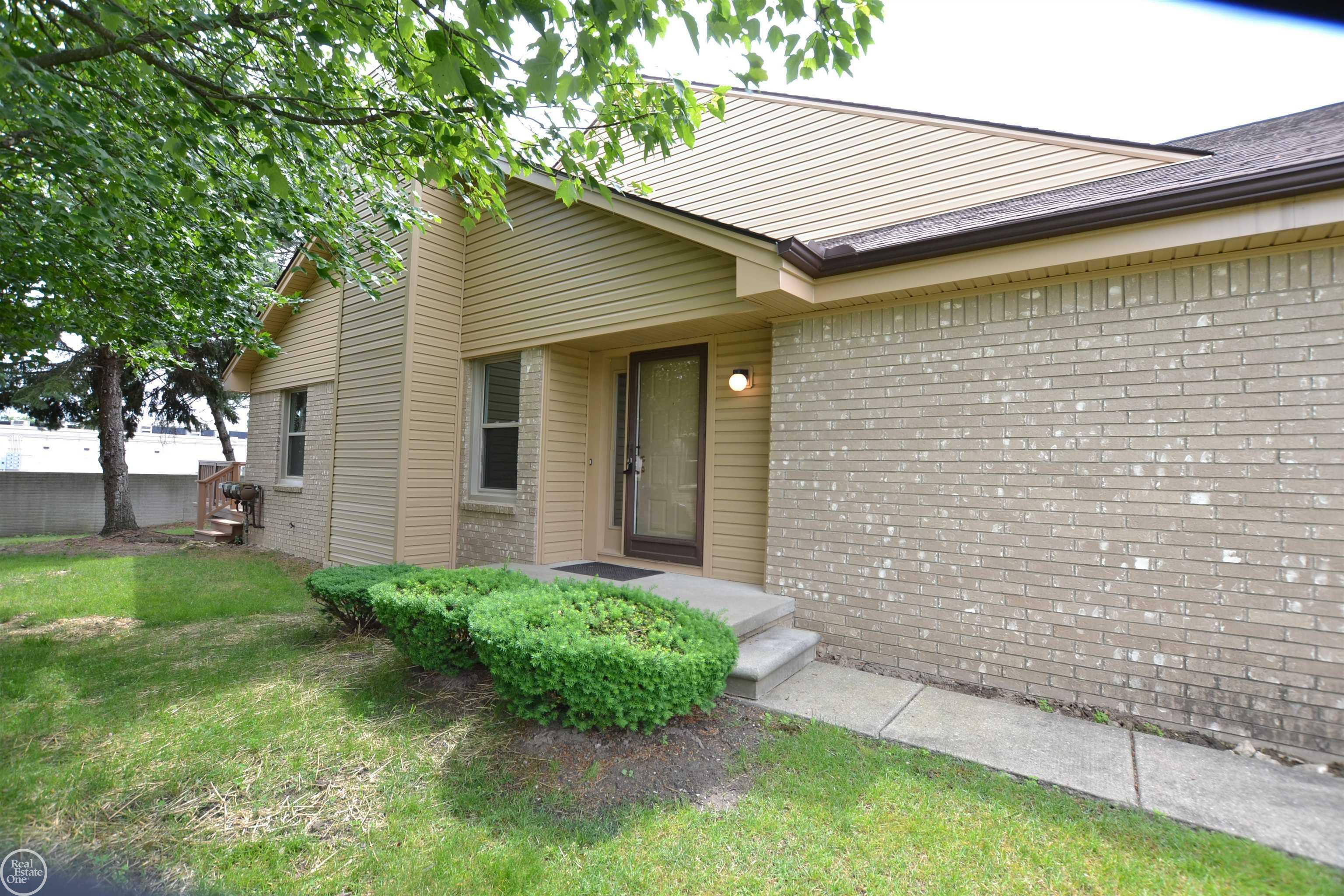 Property Photo:  41415 Ambercrest  MI 48314 