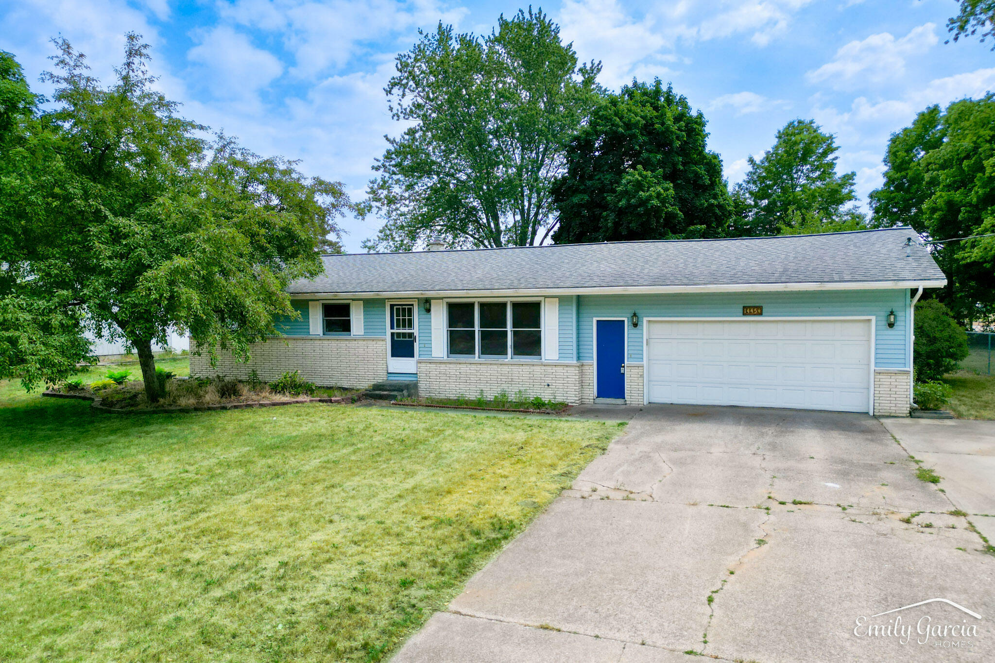 Property Photo:  14454 Edmeer Drive  MI 49424 