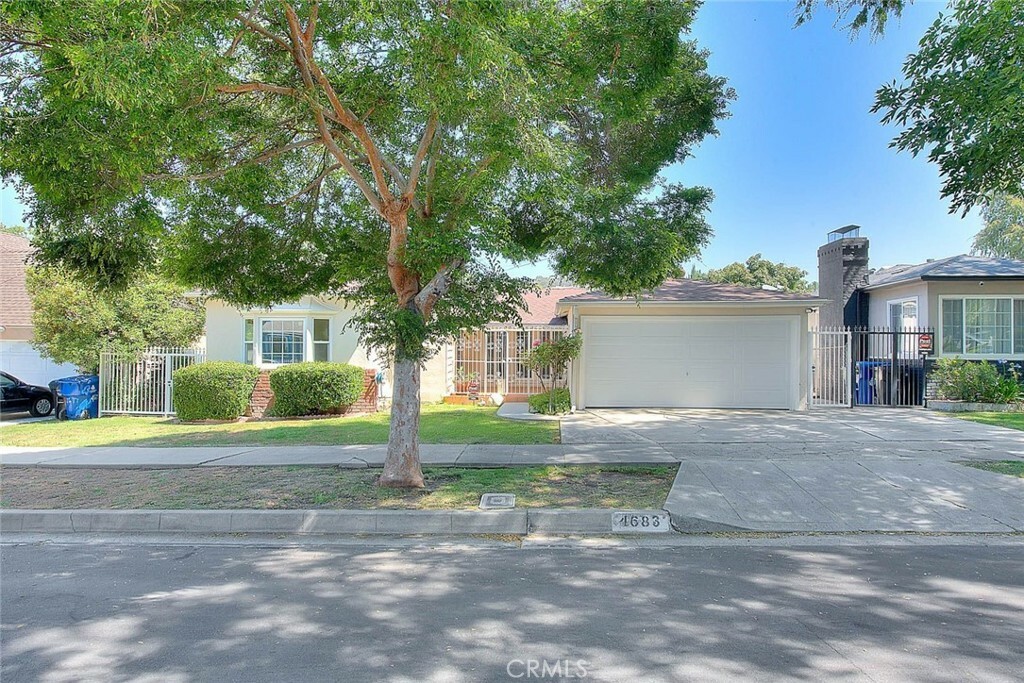 Property Photo: 4683 Paula Street CA 90032