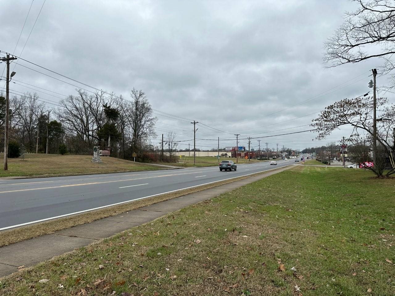 Property Photo:  2540 Nashville Road  KY 42101 