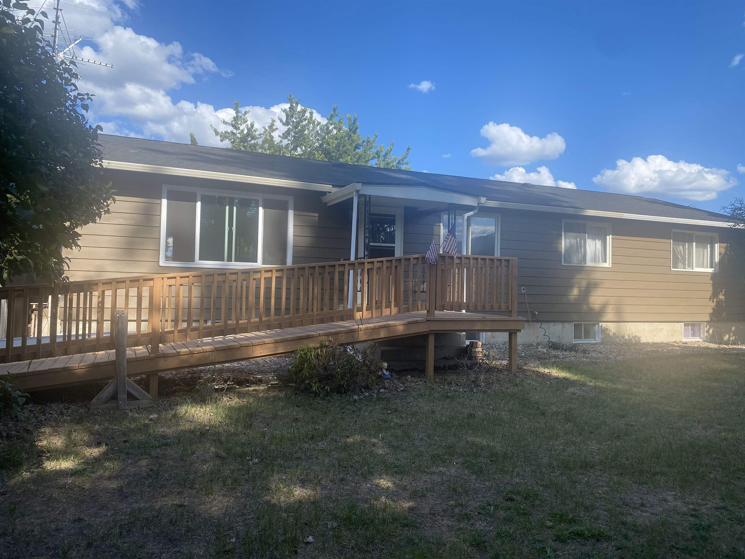 Property Photo: 5019 McDougal Rd WA 99006