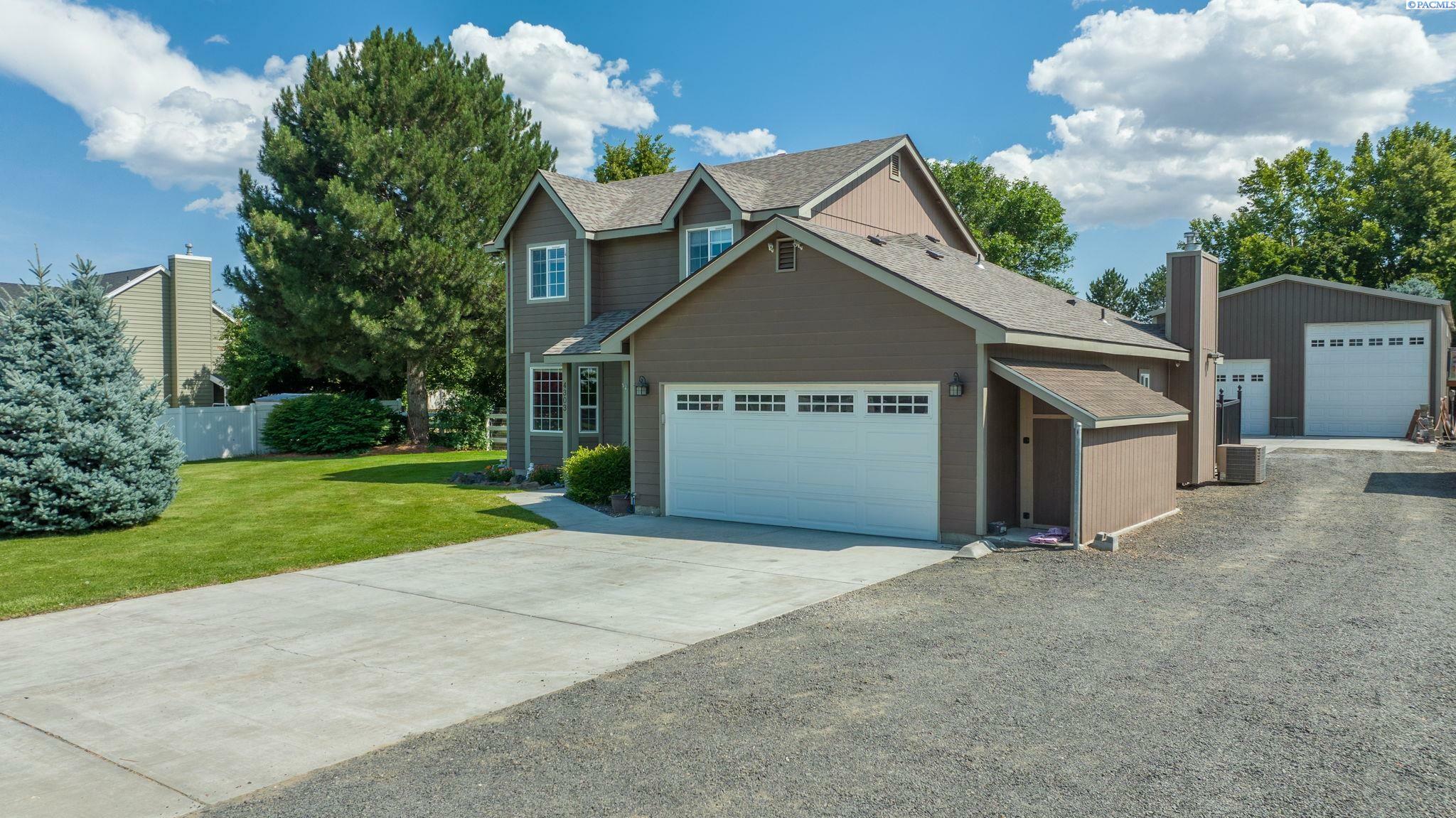 Property Photo:  4303 Polo Way  WA 99353 