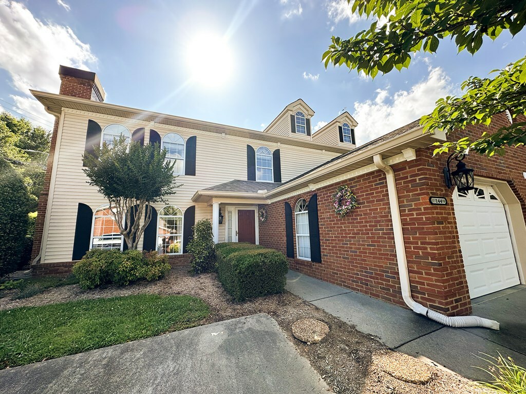 Property Photo:  1701 Pin Oak Drive  GA 30721 