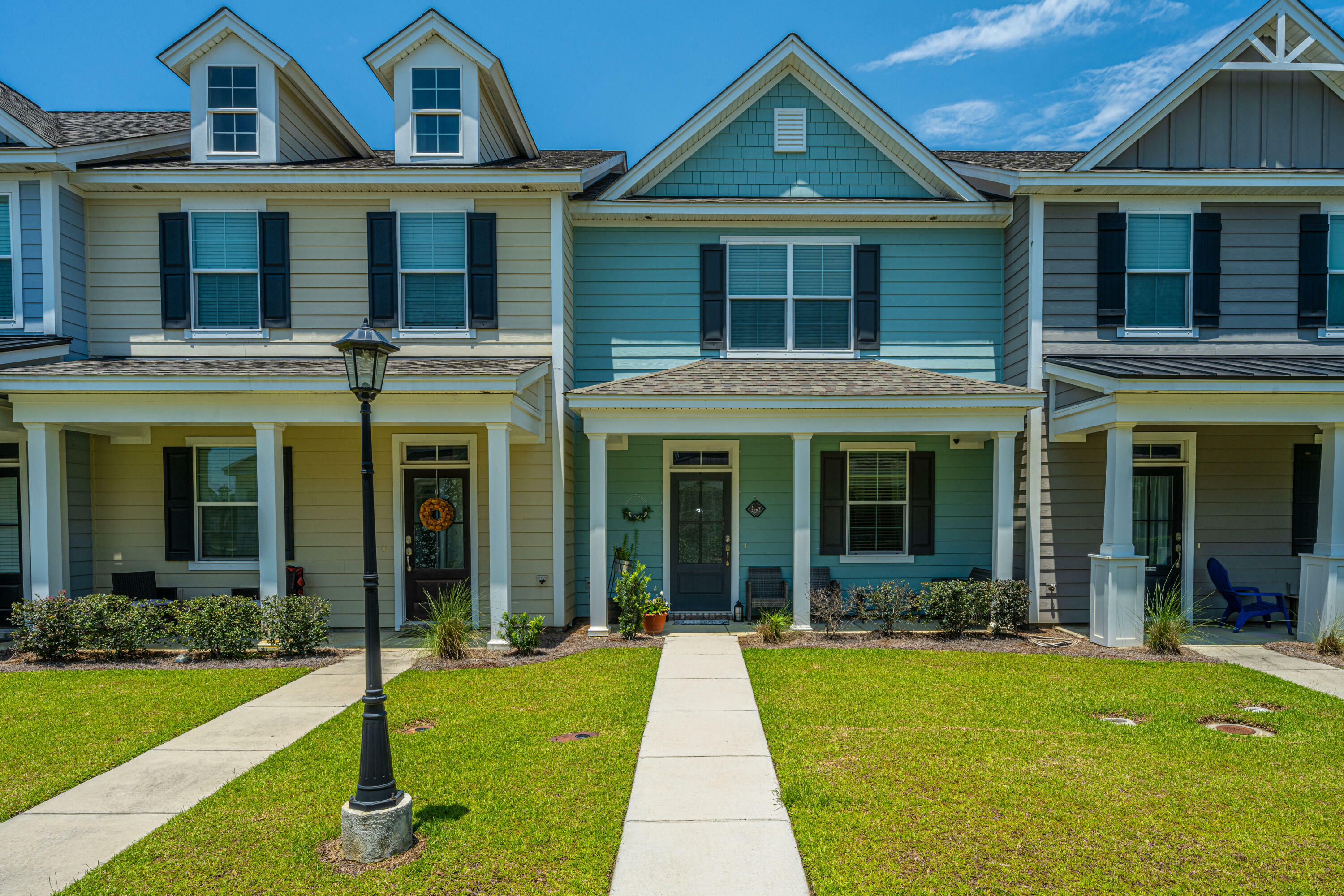 Property Photo: 405 Stoneleigh Lane SC 29461
