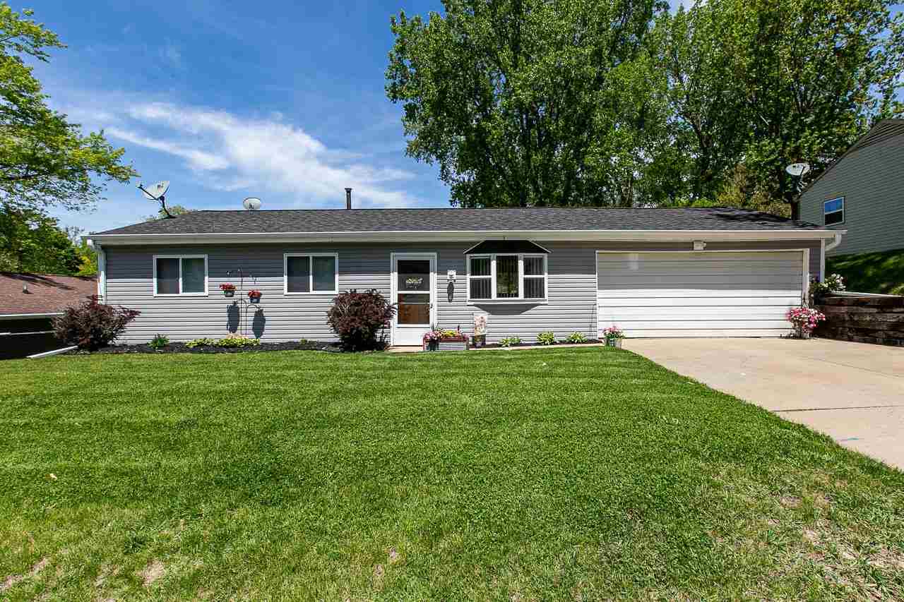 Property Photo:  203 3rd Street  IL 61025 