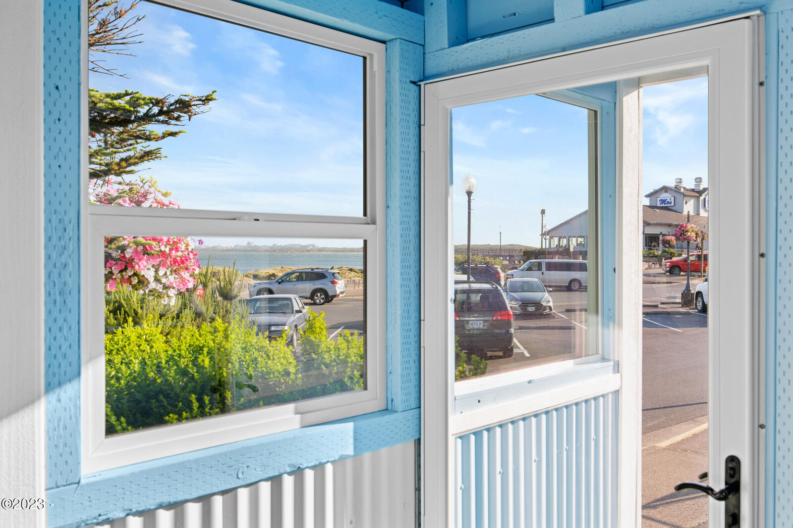 Property Photo: 1015 SW 51st Street 28 OR 97367