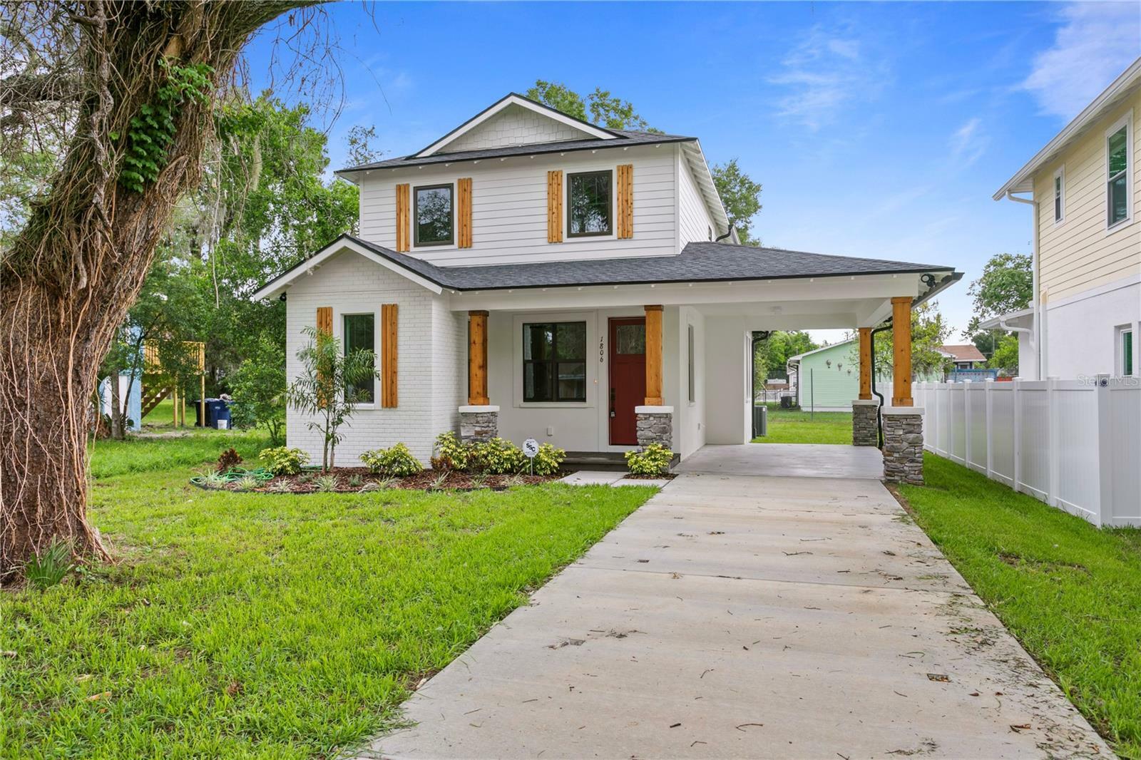 Property Photo:  1806 E Caracas Street  FL 33610 