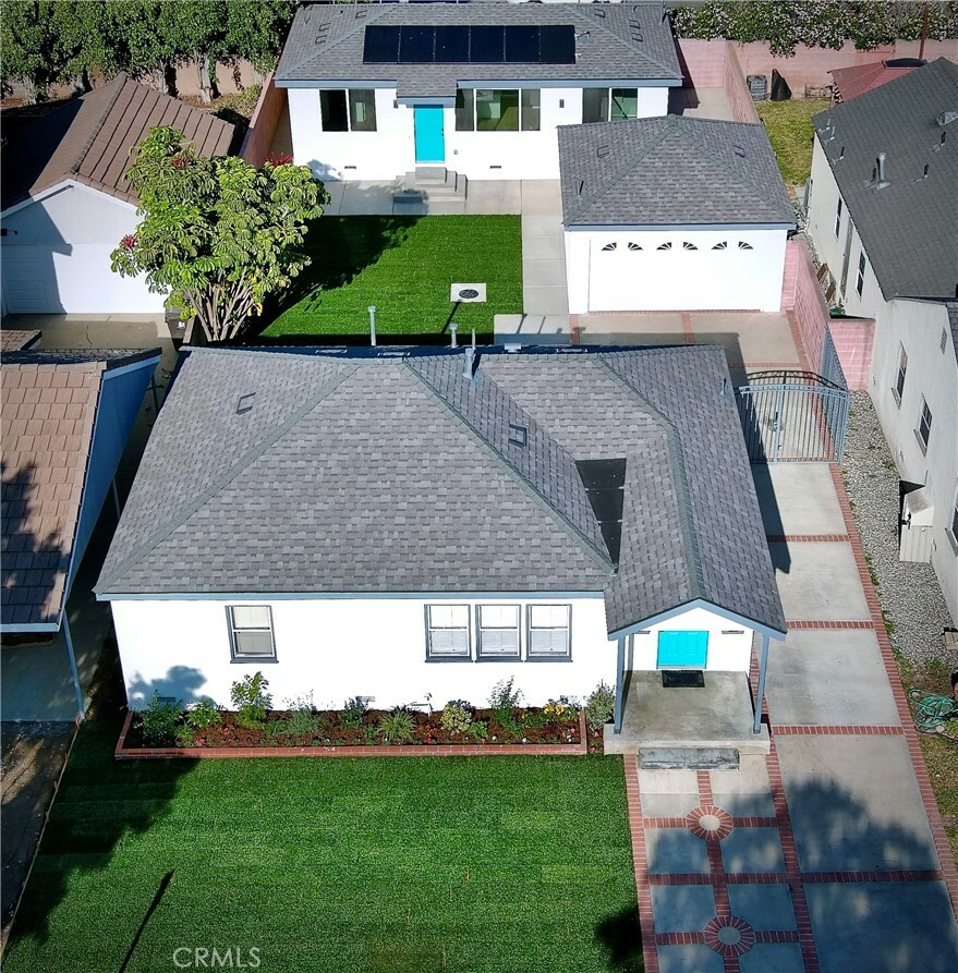 Property Photo:  2258 Roswell Ave  CA 90815 