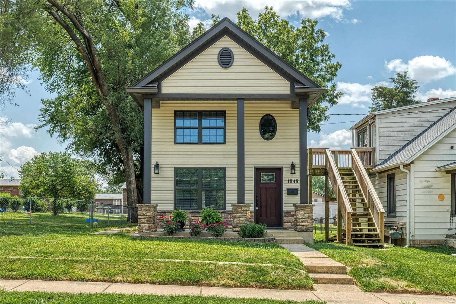 Property Photo:  1048 Pine Street  MO 63301 