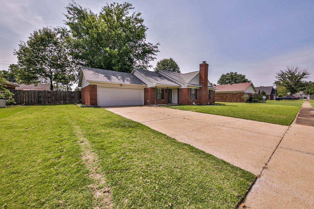 Property Photo:  202 Windsor Drive  AR 72301 