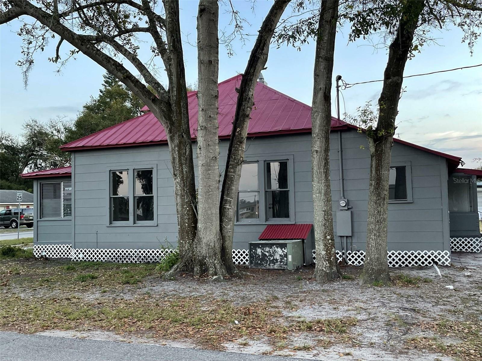 Property Photo: 1400 Indiana Avenue FL 34769