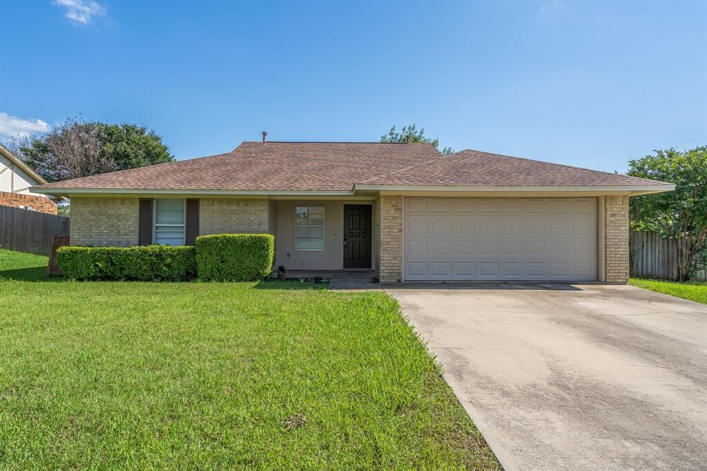 Property Photo: 2500 Quail Ridge Drive TX 76209