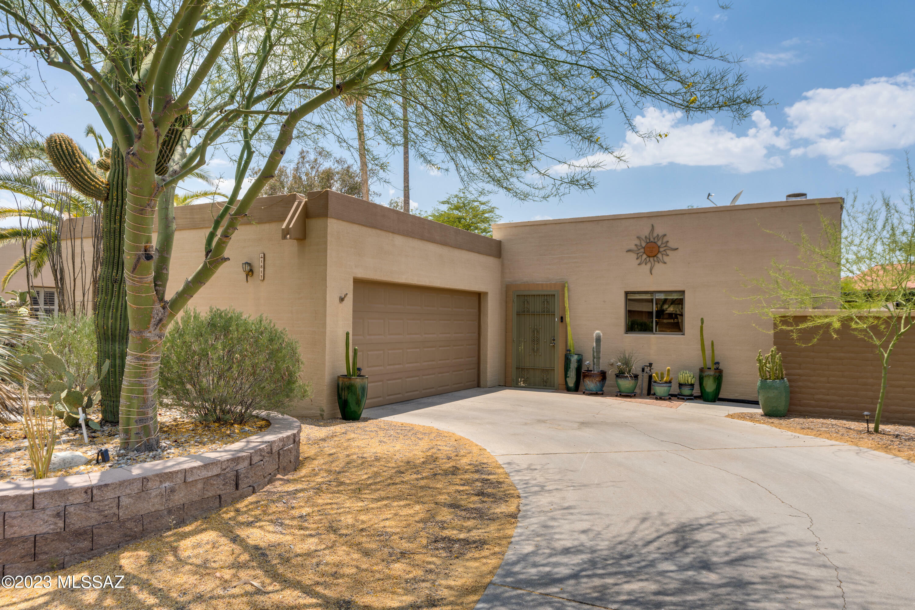 Property Photo:  1817 N Evelyn Avenue  AZ 85715 