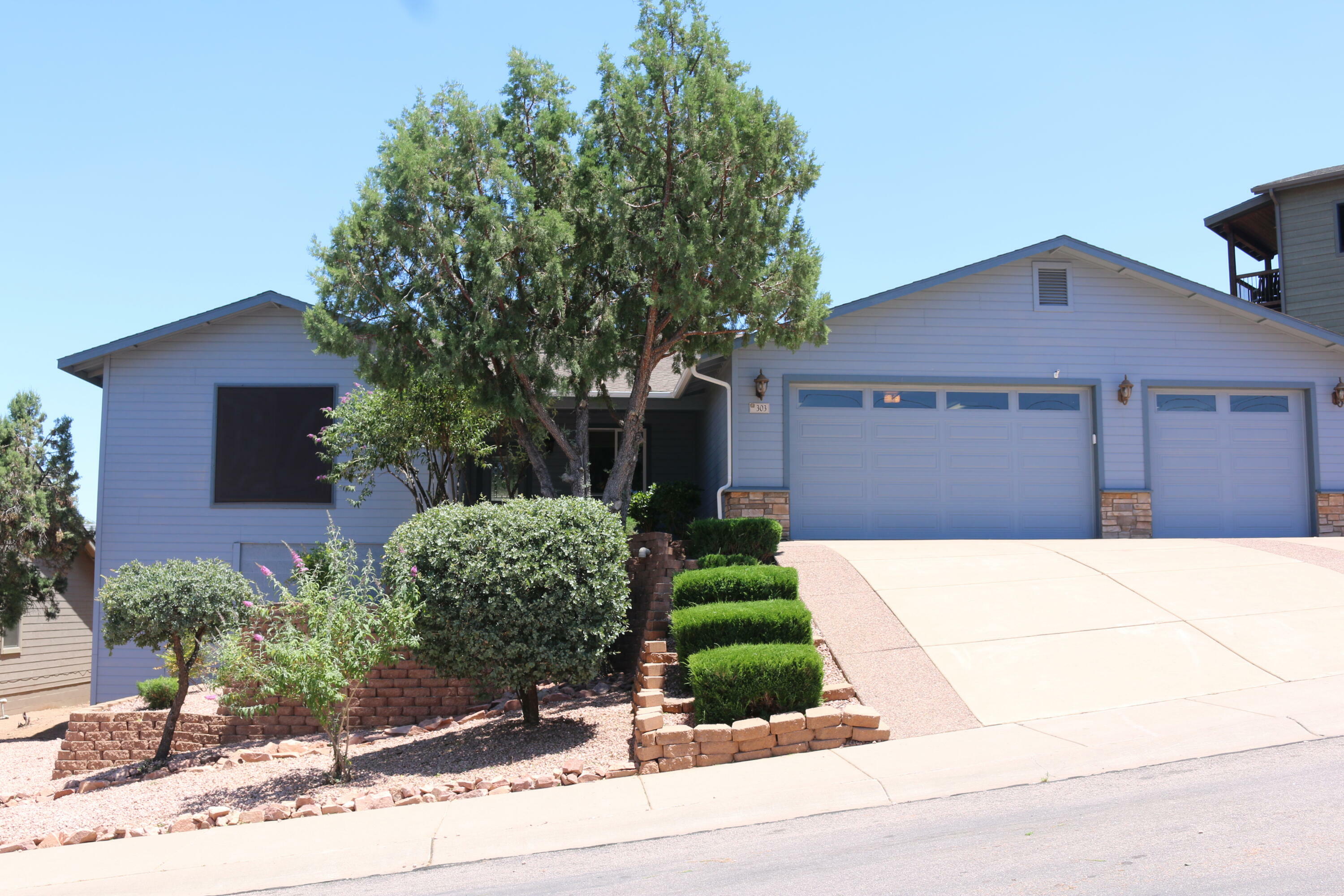 Property Photo:  303 S Ryan Drive  AZ 85541 