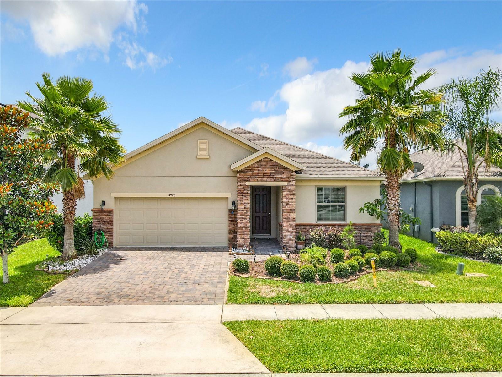 Property Photo: 11928 Alder Branch Loop FL 32824