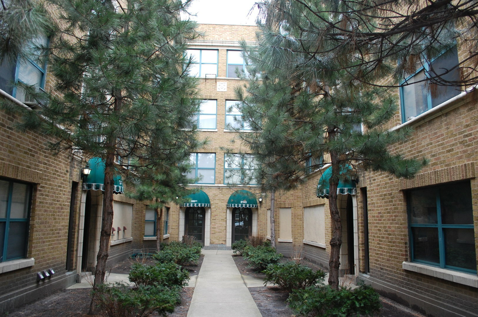Property Photo: 3152 W Wilson Avenue 3S IL 60625