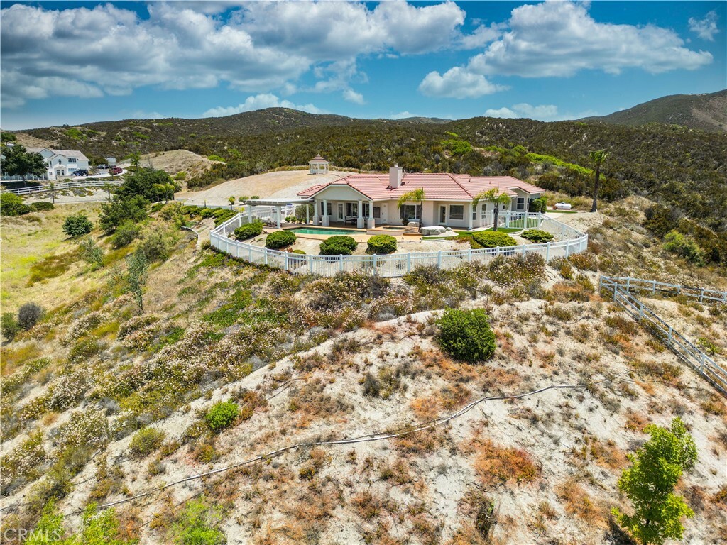 Property Photo:  41538 Avenida Ortega  CA 92592 